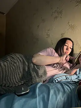 Naughtbaby 2025 online show from November 15, 4:27 am