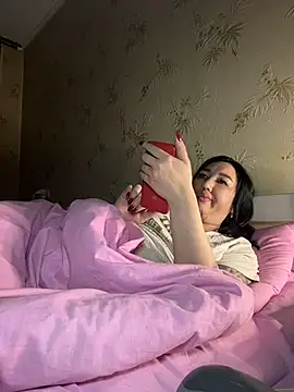 Snapshot of Naughtbaby_2025 chatting on February 15, 11:47 pm Naughtbaby 2025 online show from February 15, 11:47 pm