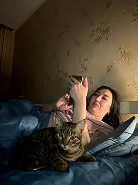 Naughtbaby 2025 online show from November 17, 12:25 am