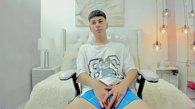 Snapshot of Johann_sex chatting on June 3, 5:50 pm Johann sex online show from June 3, 5:50 pm