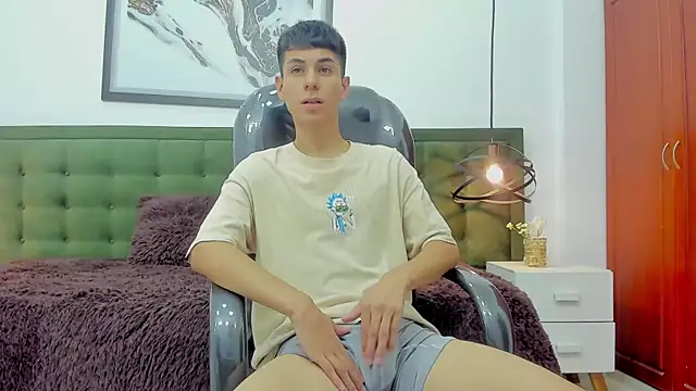 Snapshot of Johann_sex chatting on October 21, 5:12 pm Johann sex online show from October 21, 5:12 pm