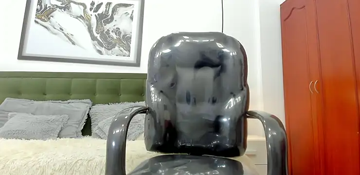 Snapshot of Johann_sex chatting on May 8, 5:39 pm Johann sex online show from May 8, 5:39 pm
