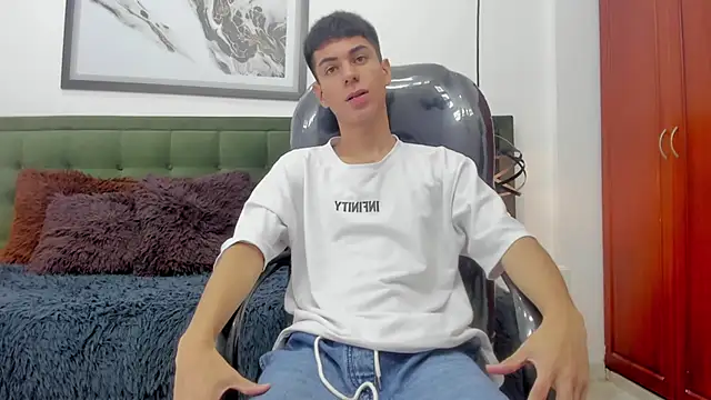 Snapshot of Johann_sex chatting on February 25, 5:24 pm Johann sex online show from February 25, 5:24 pm