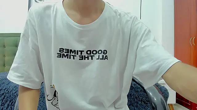 Snapshot of Johann_sex chatting on November 21, 4:28 pm Johann sex online show from November 21, 4:28 pm