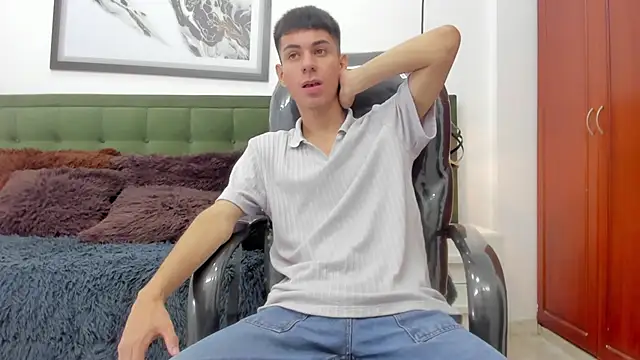 Snapshot of Johann_sex chatting on February 19, 1:41 pm Johann sex online show from February 19, 1:41 pm