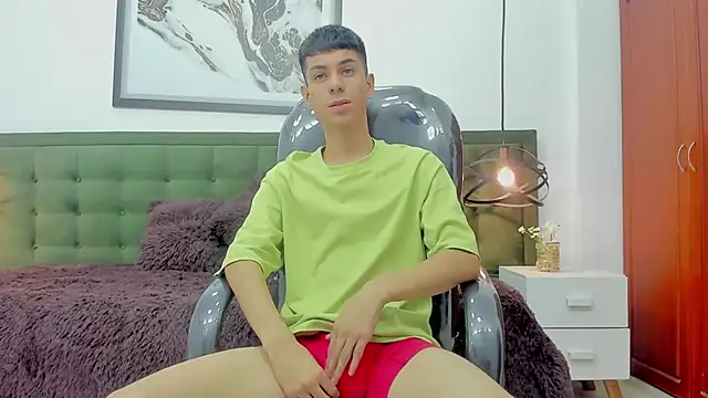 Snapshot of Johann_sex chatting on October 15, 2:14 pm Johann sex online show from October 15, 2:14 pm