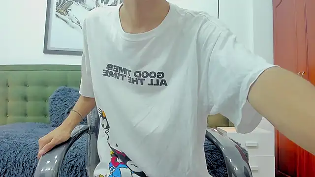 Snapshot of Johann_sex chatting on November 8, 5:27 pm Johann sex online show from November 8, 5:27 pm