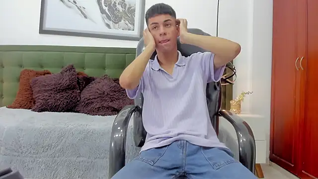 Snapshot of Johann_sex chatting on February 1, 5:22 pm Johann sex online show from February 1, 5:22 pm