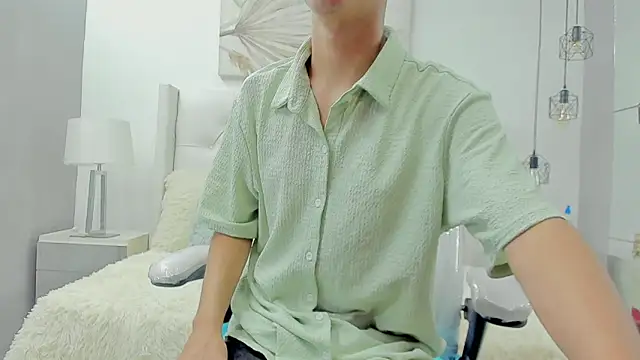 Snapshot of Johann_sex chatting on May 27, 5:20 pm Johann sex online show from May 27, 5:20 pm