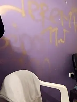 LeonRoots online show from December 23, 8:13 am