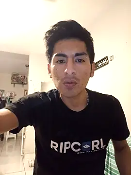 LeonRoots online show from September 9, 8:40 pm