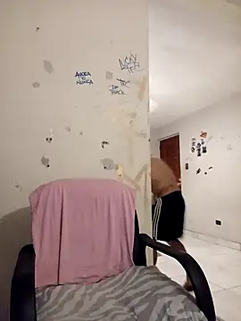 LeonRoots online show from February 18, 7:39 am