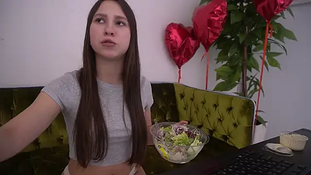 Snapshot of PaigePrado chatting on March 15, 4:21 pm PaigePrado online show from March 15, 4:21 pm