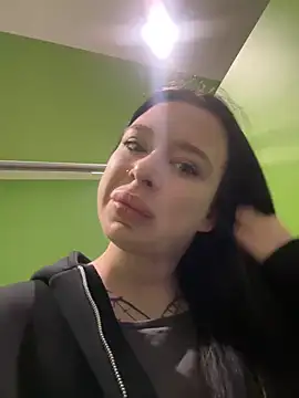 Snapshot of AlishaPrettyBlade chatting on February 27, 5:51 am AlishaPrettyBlade online show from February 27, 5:51 am