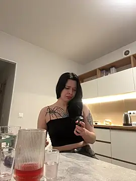 Snapshot of AlishaPrettyBlade chatting on March 1, 6:41 pm AlishaPrettyBlade online show from March 1, 6:41 pm