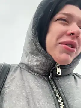 Snapshot of AlishaPrettyBlade chatting on February 15, 5:41 am AlishaPrettyBlade online show from February 15, 5:41 am