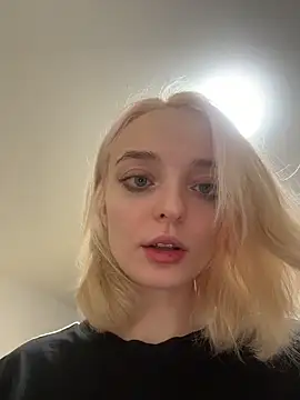 Snapshot of AlishaPrettyBlade chatting on February 13, 11:54 am AlishaPrettyBlade online show from February 13, 11:54 am