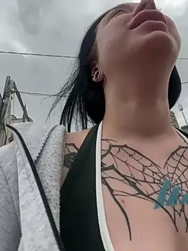 AlishaPrettyBlade online show from April 27, 6:55 am