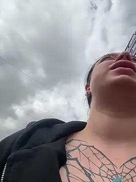 AlishaPrettyBlade online show from May 6, 3:43 am