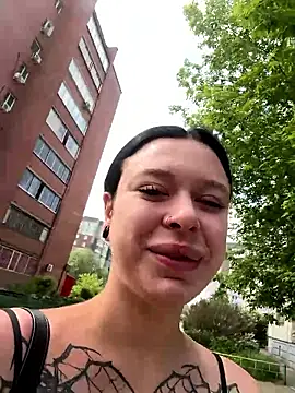AlishaPrettyBlade online show from June 11, 3:58 am