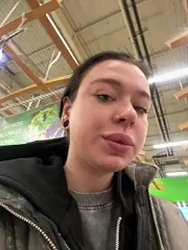 AlishaPrettyBlade online show from March 11, 9:03 am