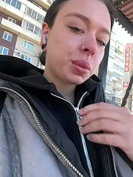 AlishaPrettyBlade online show from April 7, 3:41 am