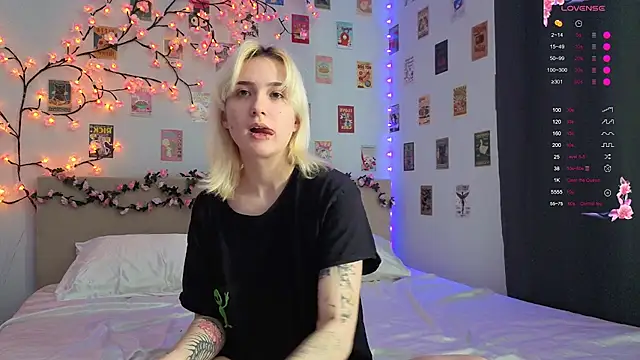 Snapshot of Nasy chatting on February 28, 5:07 am Nasy online show from February 28, 5:07 am