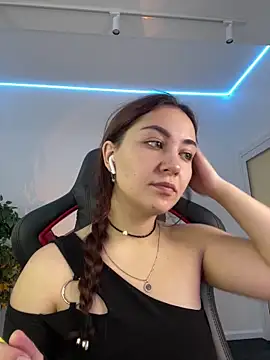 Snapshot of AshleySkott_ chatting on October 12, 9:10 am AshleySkott online show from October 12, 9:10 am