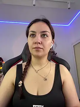 Snapshot of AshleySkott_ chatting on October 28, 8:35 am AshleySkott online show from October 28, 8:35 am