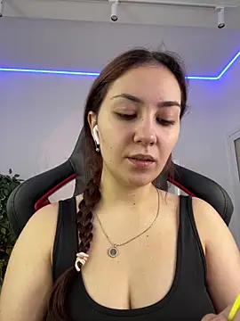 Snapshot of AshleySkott_ chatting on October 27, 8:26 am AshleySkott online show from October 27, 8:26 am