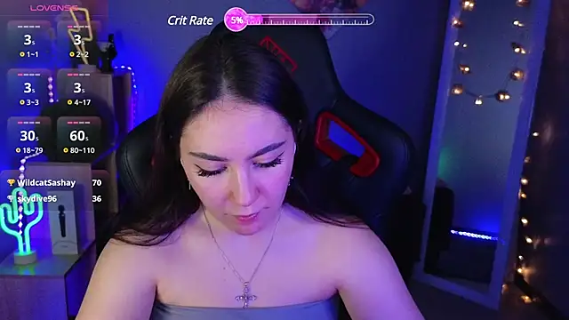 Snapshot of AshleySkott_ chatting on March 10, 1:32 pm AshleySkott online show from March 10, 1:32 pm