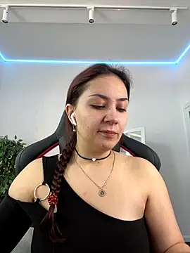 Snapshot of AshleySkott_ chatting on October 10, 8:15 am AshleySkott online show from October 10, 8:15 am