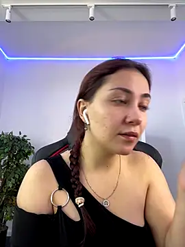 Snapshot of AshleySkott_ chatting on September 23, 7:59 am AshleySkott online show from September 23, 7:59 am