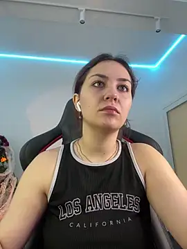 Snapshot of AshleySkott_ chatting on November 3, 8:29 am AshleySkott online show from November 3, 8:29 am