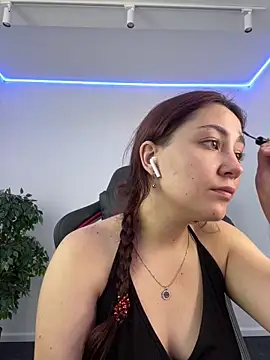 Snapshot of AshleySkott_ chatting on September 21, 8:30 am AshleySkott online show from September 21, 8:30 am