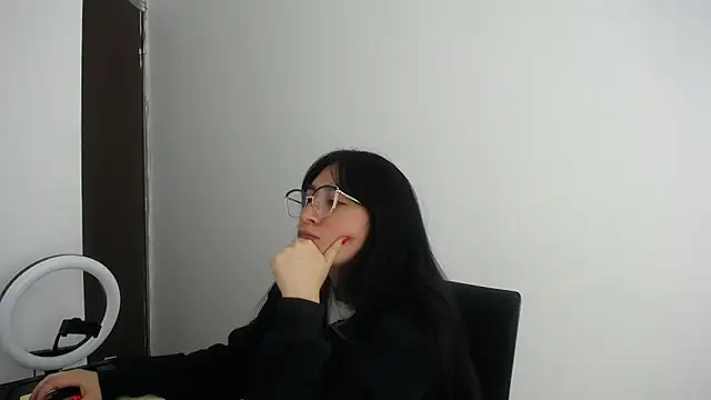 Snapshot of Arielle_lov chatting on February 11, 11:32 am Arielle lov online show from February 11, 11:32 am