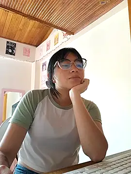 Arielle lov online show from October 22, 4:06 pm