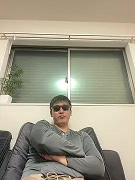 Snapshot of pierrot_0202 chatting on February 20, 9:11 am pierrot 0202 online show from February 20, 9:11 am