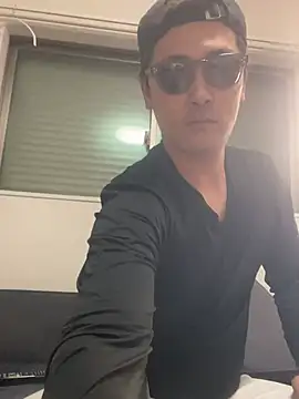 Snapshot of pierrot_0202 chatting on February 27, 6:35 am pierrot 0202 online show from February 27, 6:35 am