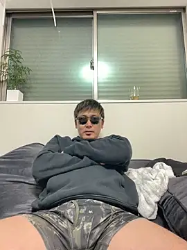 Snapshot of pierrot_0202 chatting on February 18, 12:49 pm pierrot 0202 online show from February 18, 12:49 pm