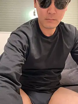 Snapshot of pierrot_0202 chatting on February 22, 8:40 am pierrot 0202 online show from February 22, 8:40 am