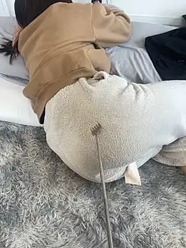 Snapshot of pierrot_0202 chatting on February 23, 3:02 am pierrot 0202 online show from February 23, 3:02 am