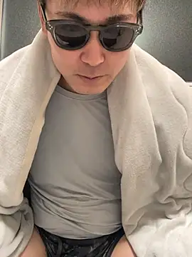 Snapshot of pierrot_0202 chatting on February 23, 1:32 pm pierrot 0202 online show from February 23, 1:32 pm