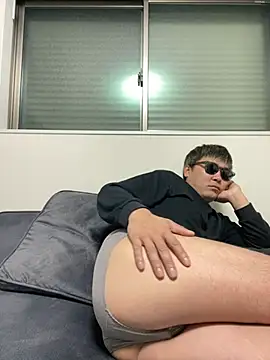 Snapshot of pierrot_0202 chatting on February 21, 3:21 pm pierrot 0202 online show from February 21, 3:21 pm