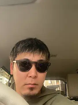 Snapshot of pierrot_0202 chatting on February 19, 8:01 am pierrot 0202 online show from February 19, 8:01 am