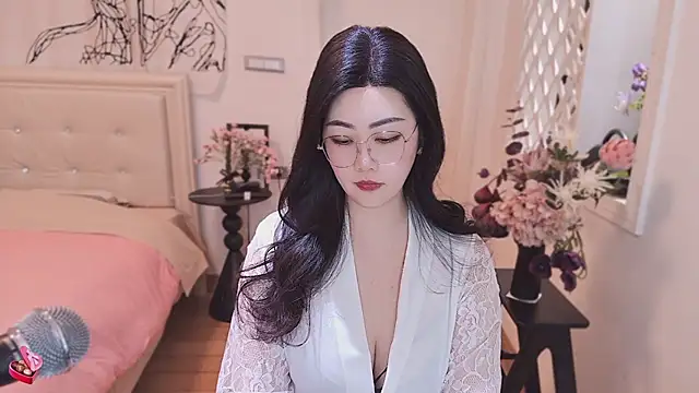 Snapshot of Tingdie chatting on November 10, 1:05 pm Tingdie online show from November 10, 1:05 pm