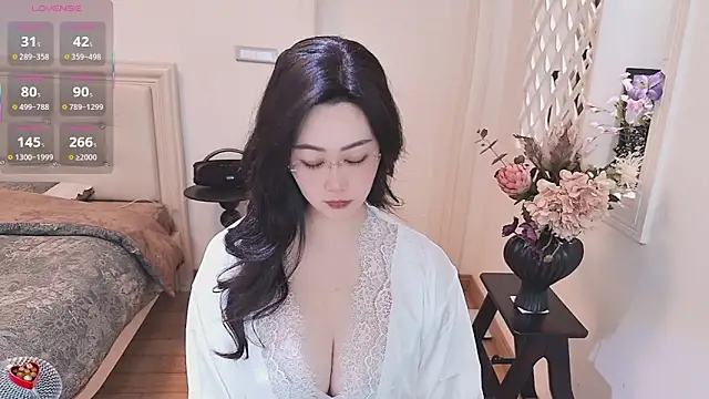 Snapshot of Tingdie chatting on December 18, 2:21 pm Tingdie online show from December 18, 2:21 pm