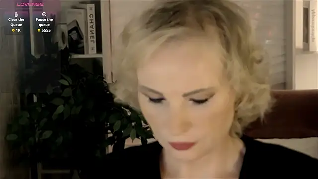 Sandra Kind online show from October 23, 5:50 am