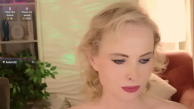 Snapshot of Sandra_Kind chatting on June 16, 5:29 am Sandra Kind online show from June 16, 5:29 am