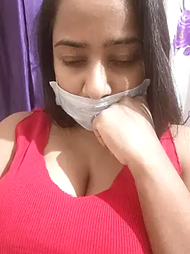 COZY ROZI online show from December 16, 5:50 pm